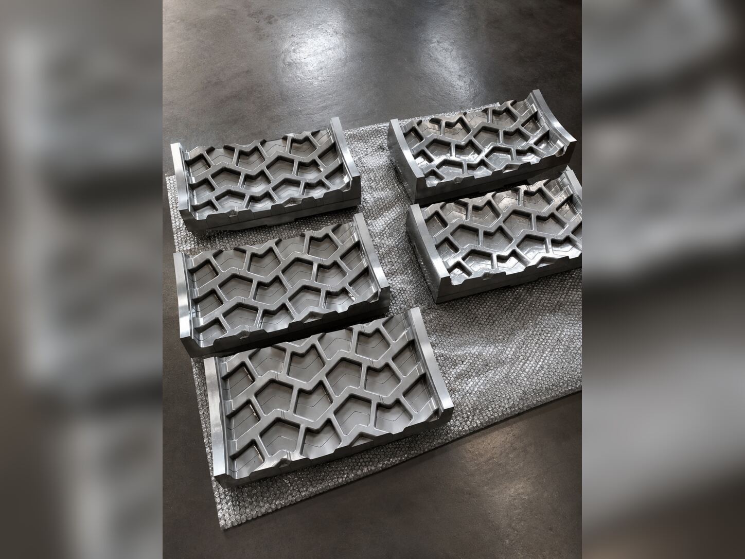 Key Considerations for Custom OTR Tire Molds